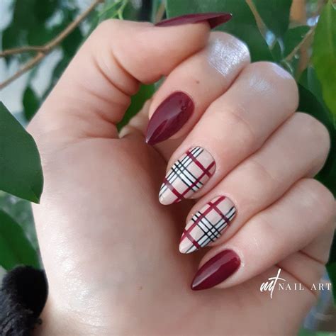 nail art burberry